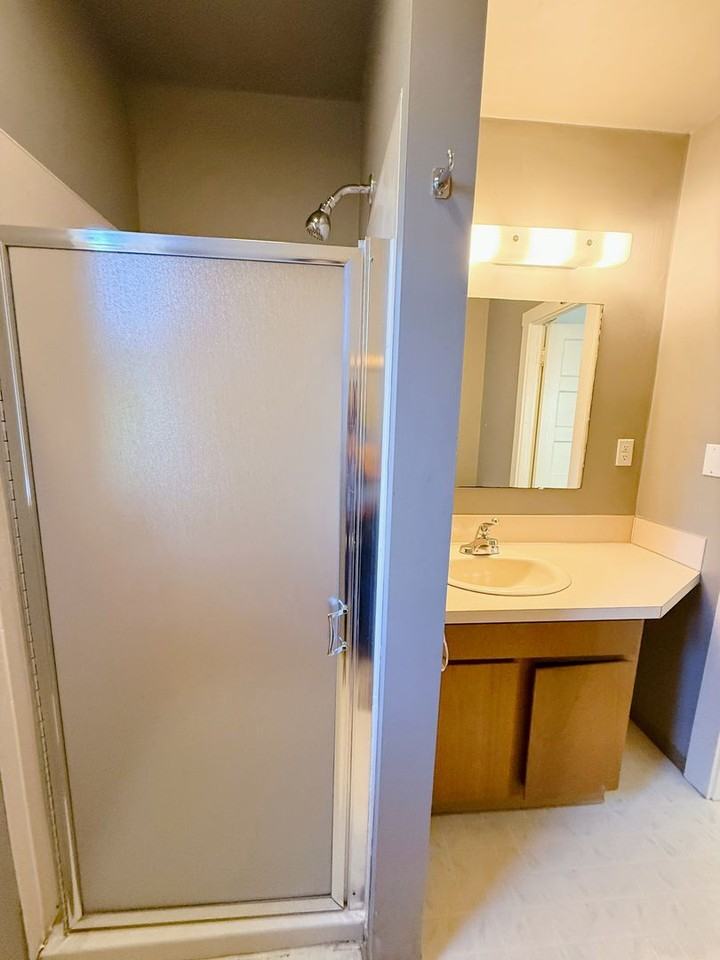 1406 Franklin St - Photo 6 of 28