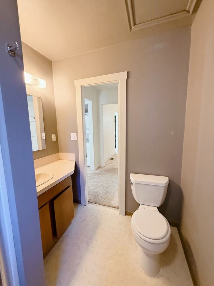 1406 Franklin St - Photo 7 of 28