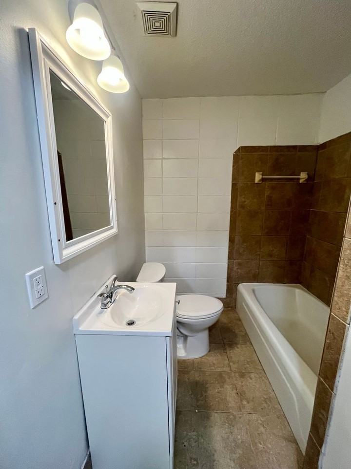 2409 University Drive - Photo 6 of 10