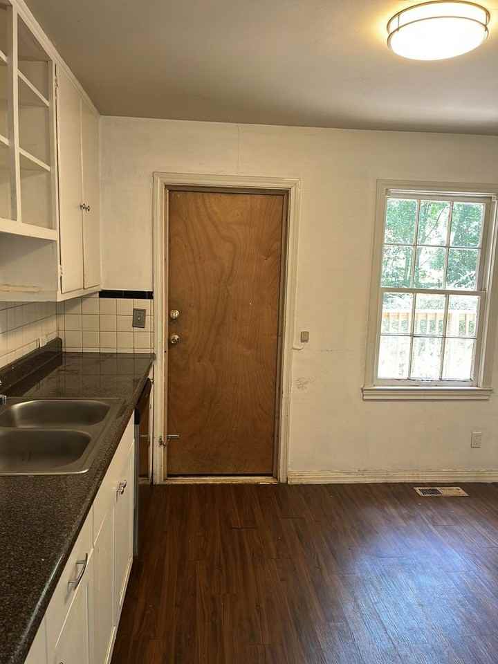 408 Murat St - Photo 7 of 16