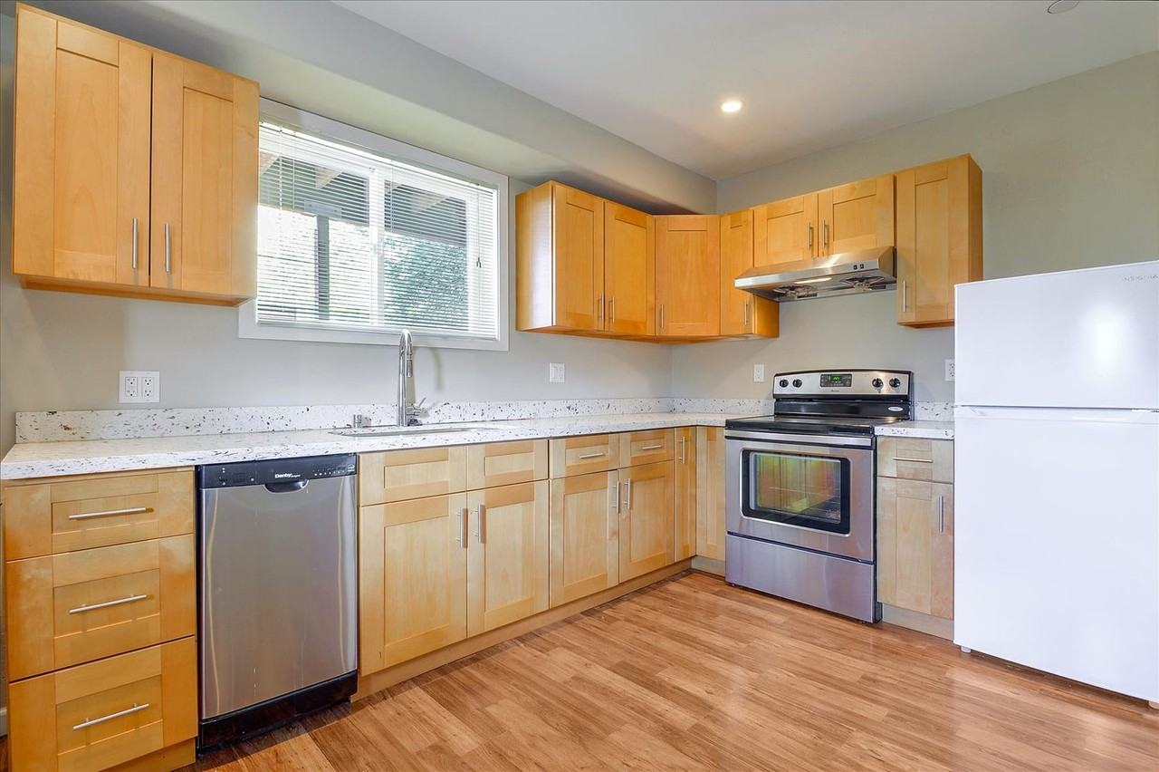 12882 Viscaino Rd - Photo 3 of 8