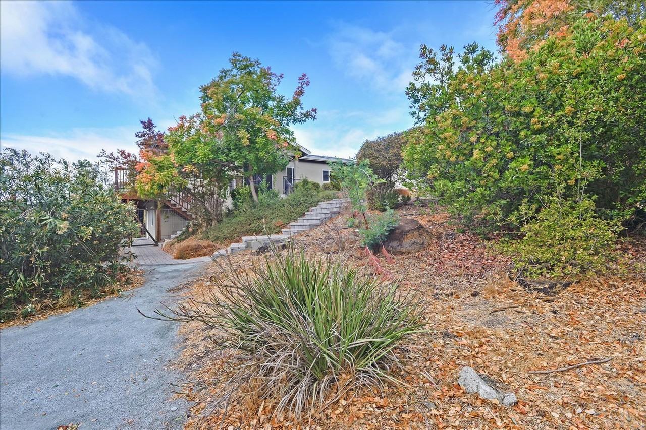 12882 Viscaino Rd - Photo 6 of 8