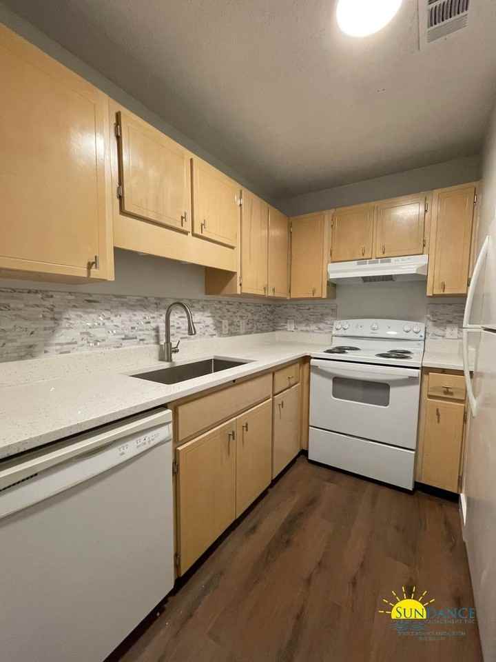 40 4th Ave - Photo 4 of 16