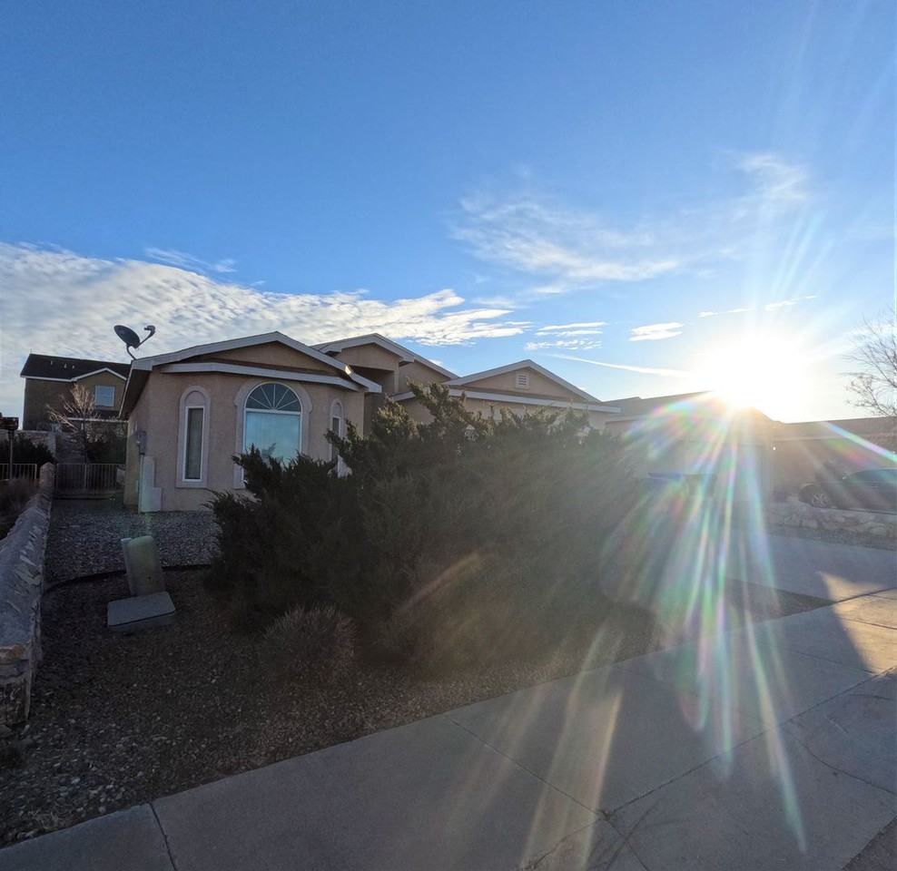 4550 Hillsboro Loop - Photo 2 of 32