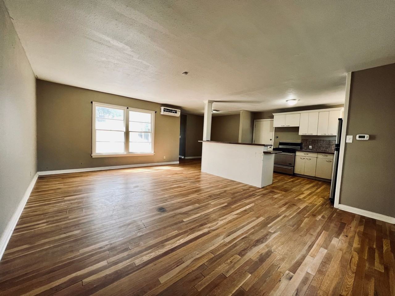 3413 30th St - Photo 3 of 17