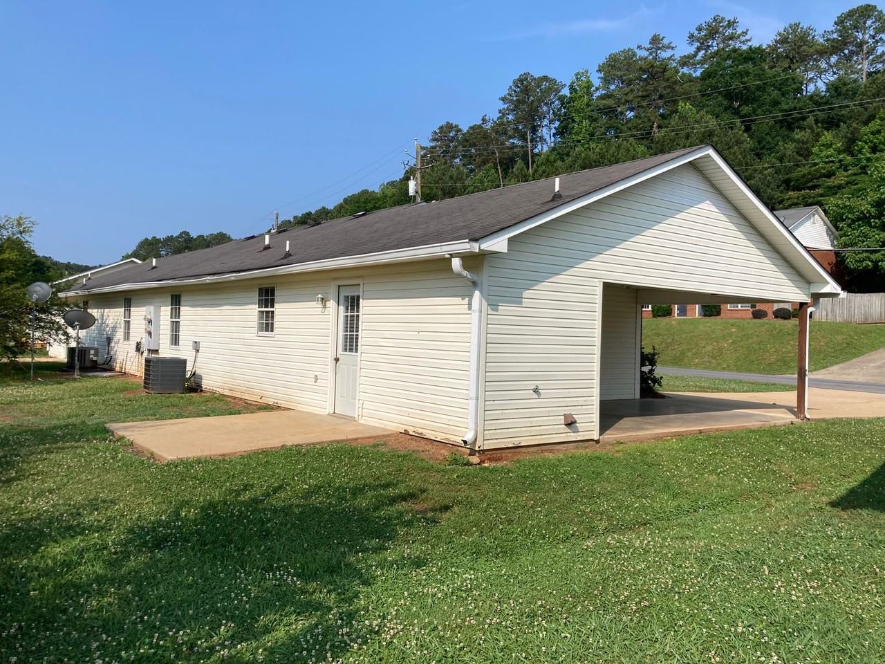 9A Dodd Blvd Se - Photo 3 of 14