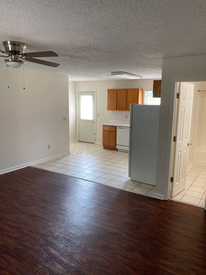 9A Dodd Blvd Se - Photo 4 of 14