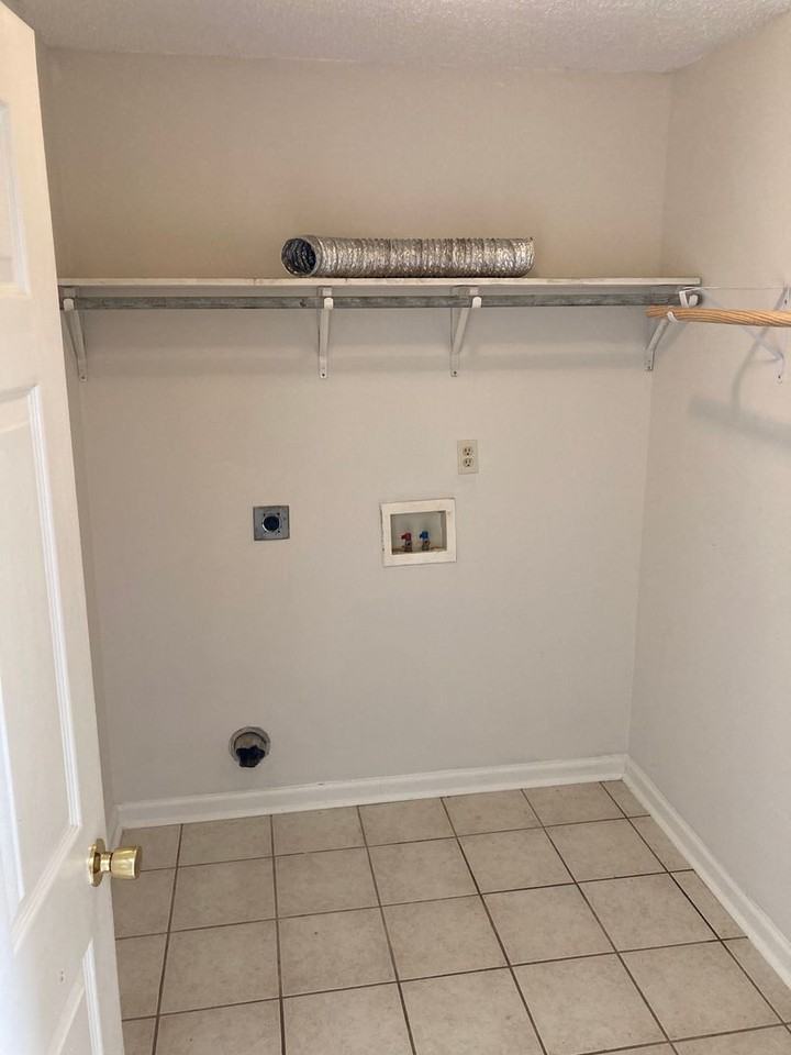 9A Dodd Blvd Se - Photo 7 of 14