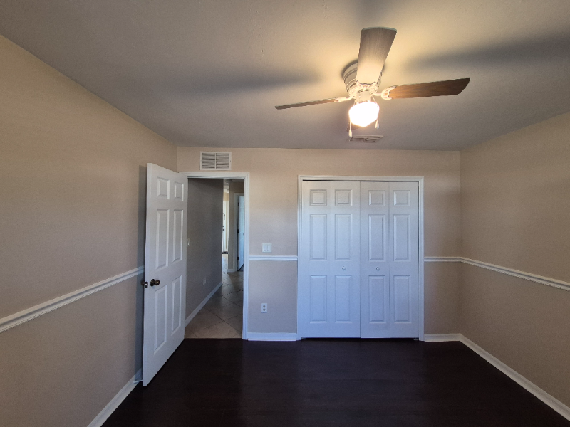 1902 Nw 14th Ter - Photo 5 of 11