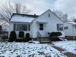 featured image of 218 W Saint Marie St