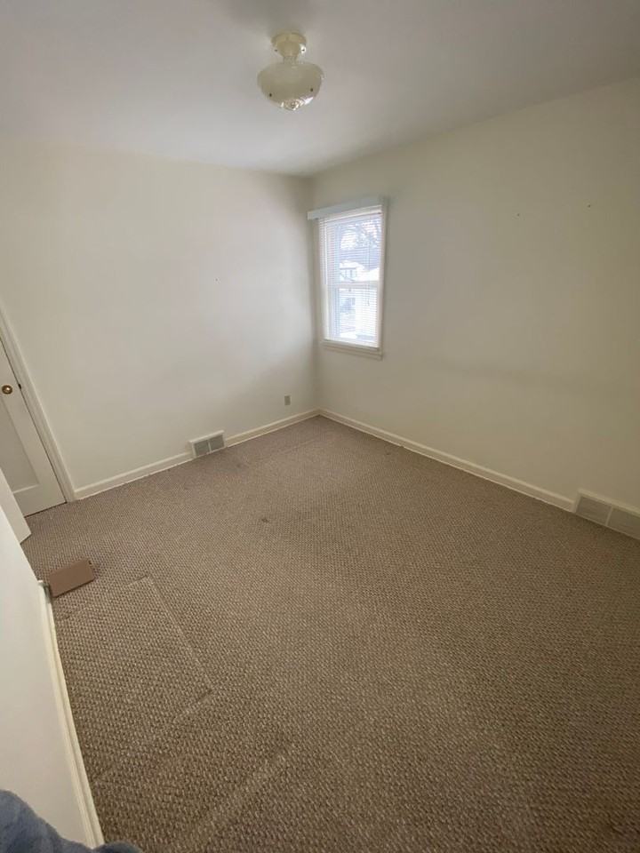 218 W Saint Marie St - Photo 2 of 18