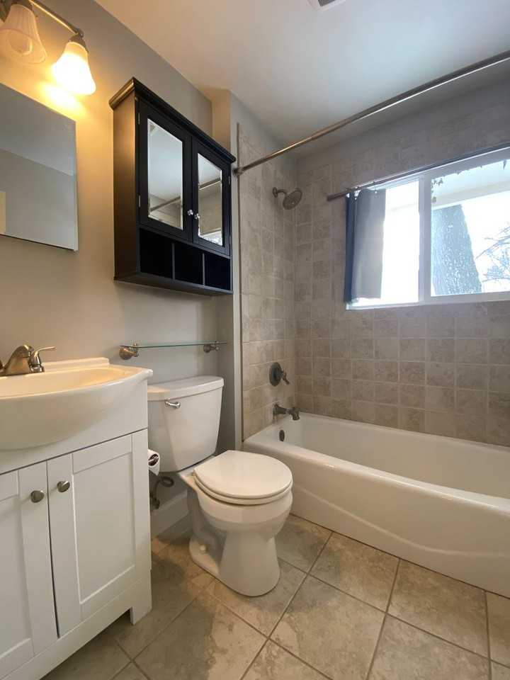 1931 Fairwood Ln - Photo 6 of 14