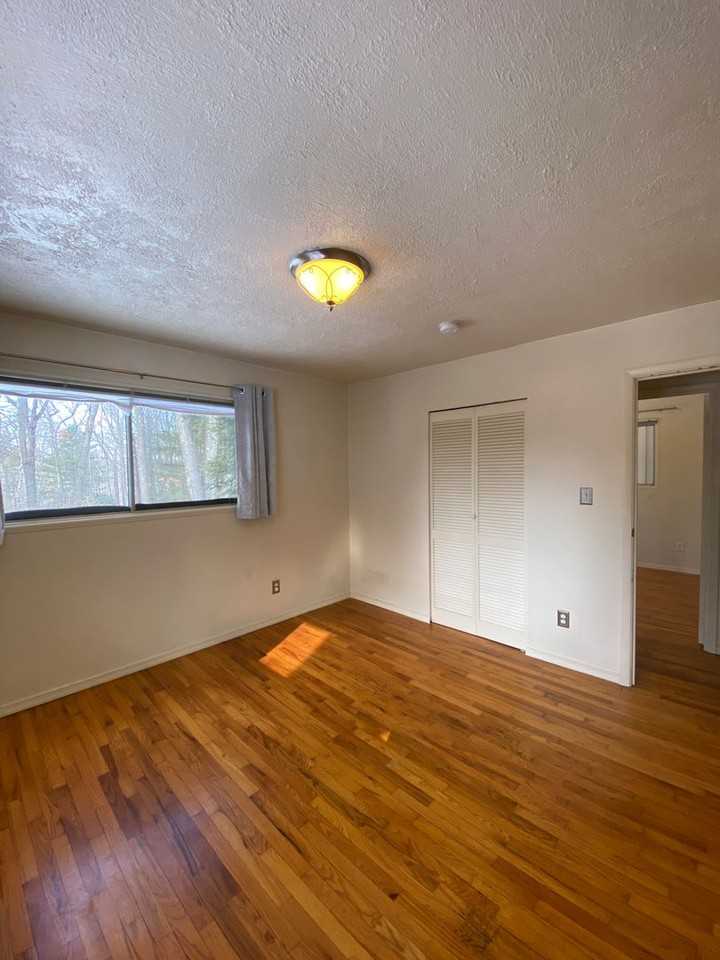 1931 Fairwood Ln - Photo 7 of 14