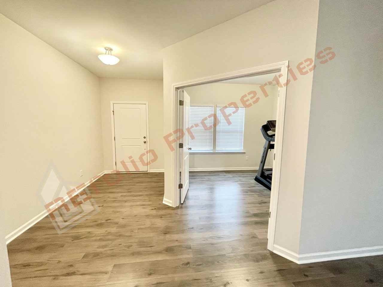 924 Arlington Wood St - Photo 4 of 50