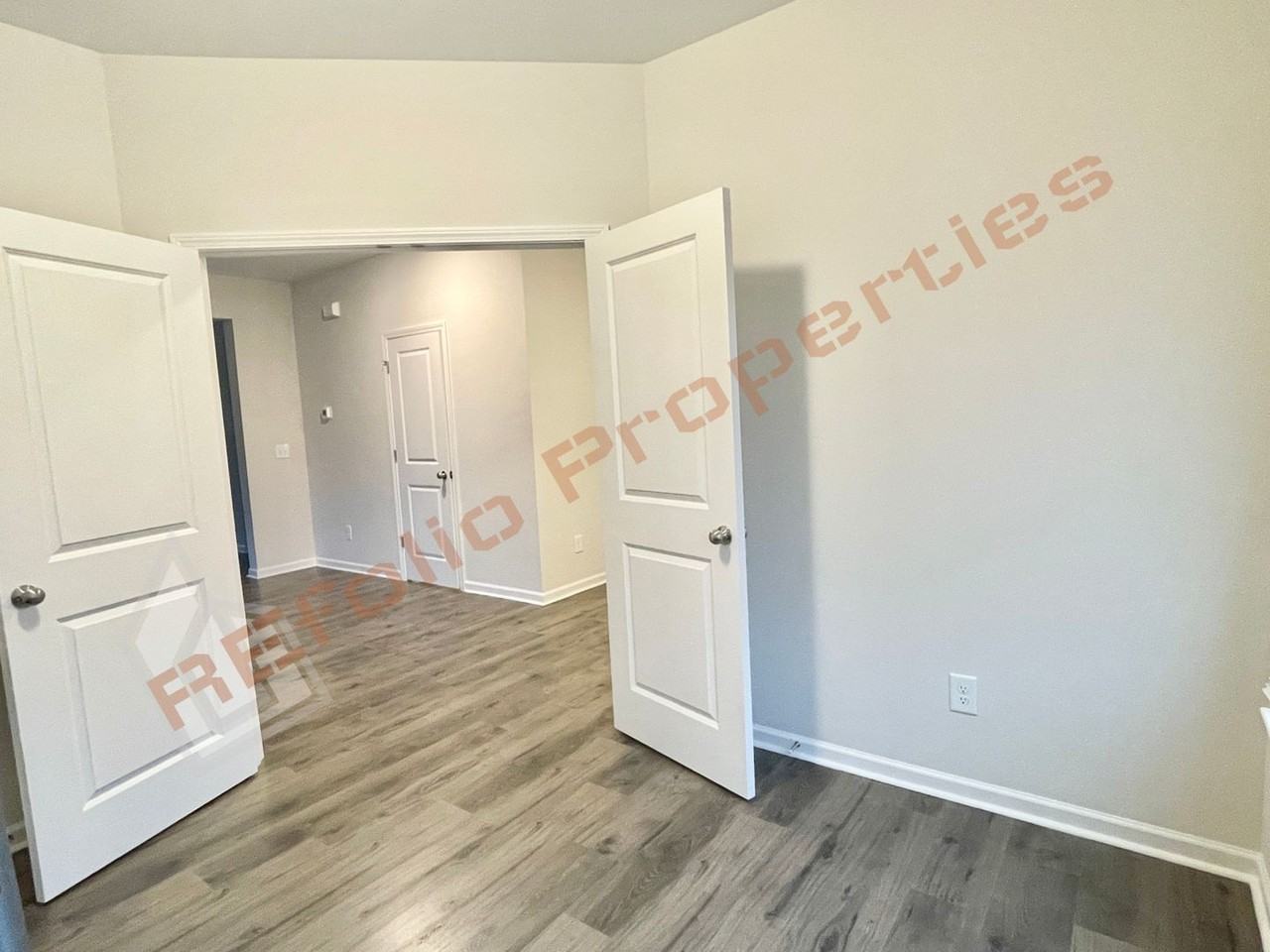 924 Arlington Wood St - Photo 5 of 50