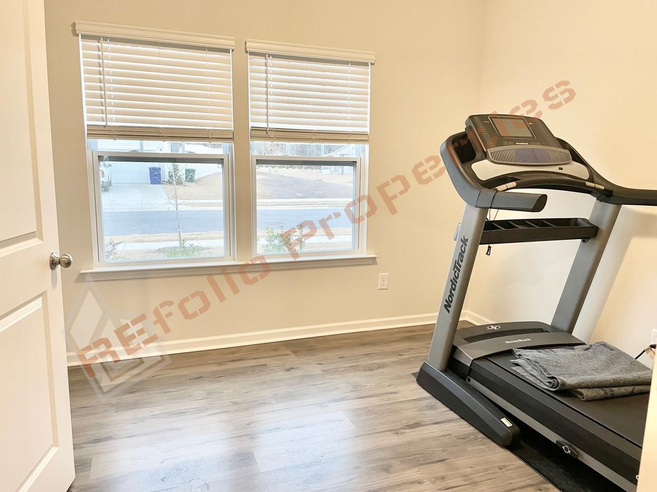 924 Arlington Wood St - Photo 6 of 50