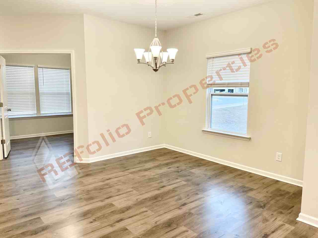 924 Arlington Wood St - Photo 7 of 50