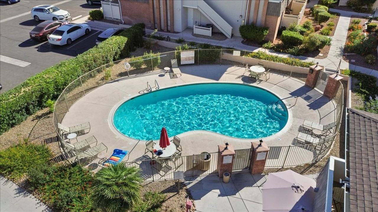 669 Oakmont Ave #3708 - Photo 7 of 33