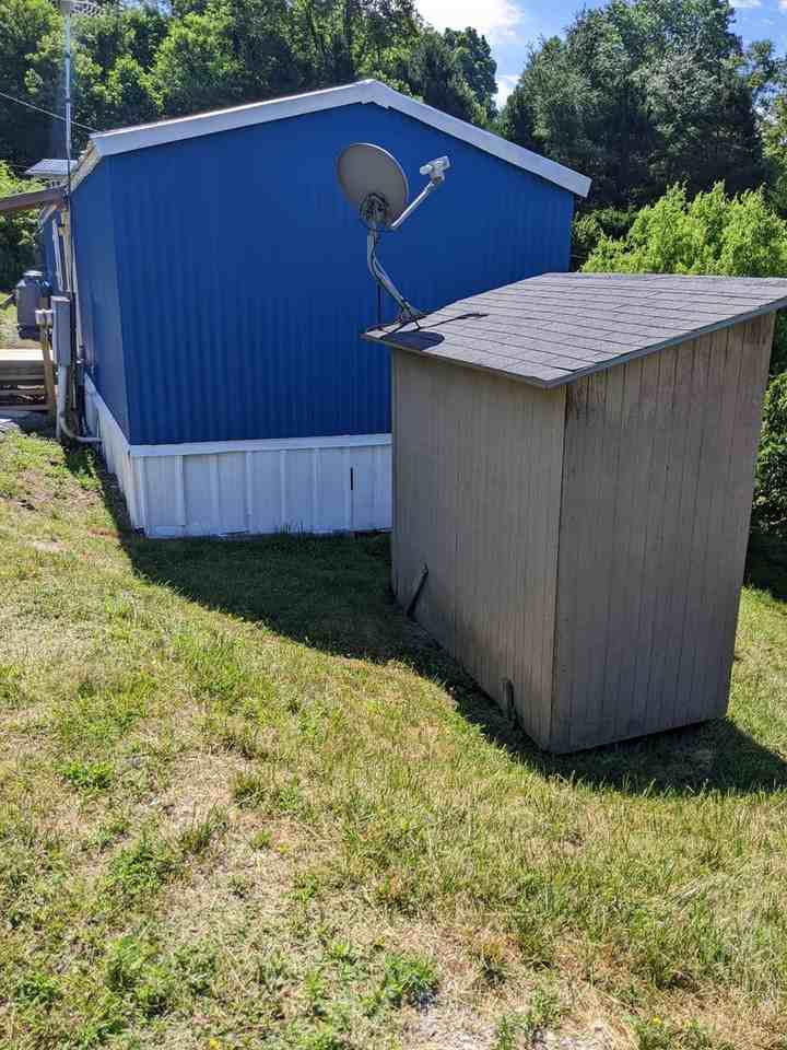 235 Monarch Ln - Photo 4 of 28