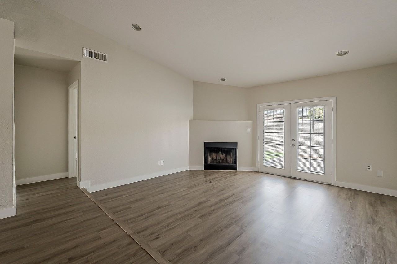 3066 N 24th Ln - Photo 7 of 16