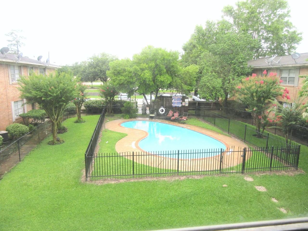 1230 Shadowdale Dr - Photo 4 of 15