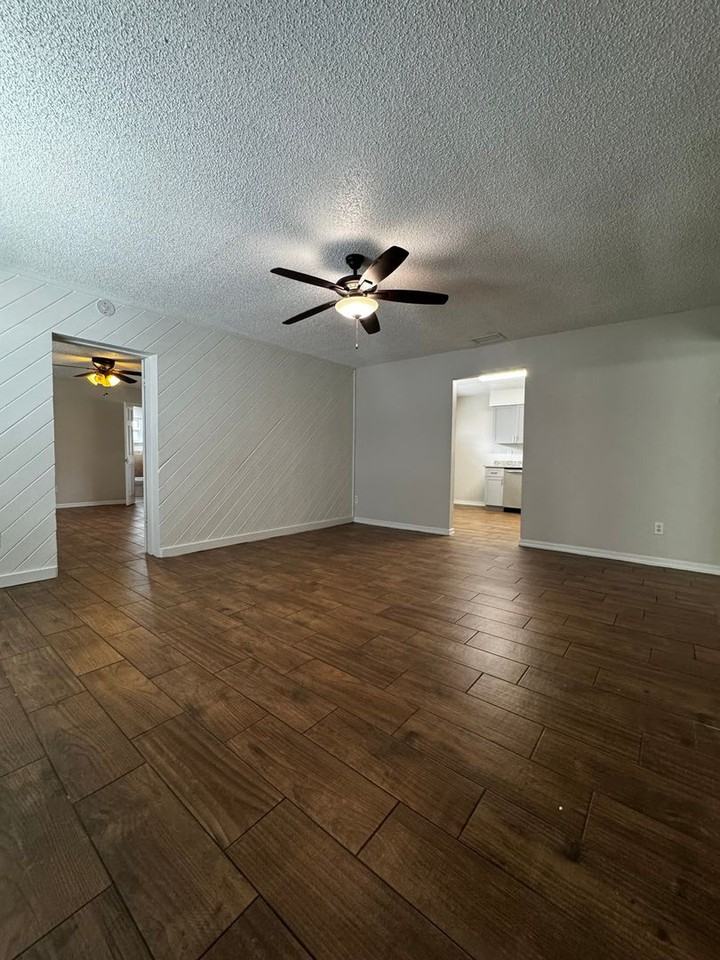 108 E Wallace St - Photo 2 of 21