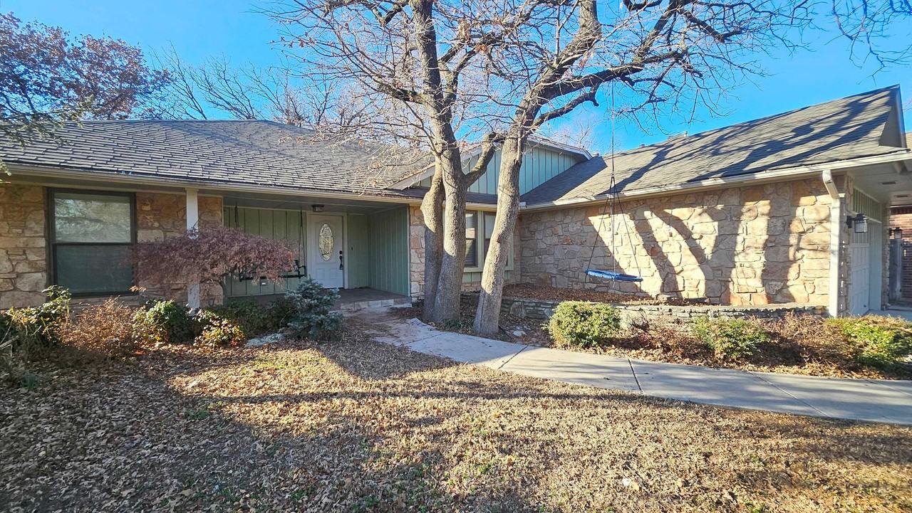 1212 Knights Bridge Rd - Photo 2 of 28