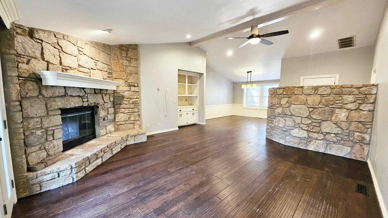 1212 Knights Bridge Rd - Photo 6 of 28