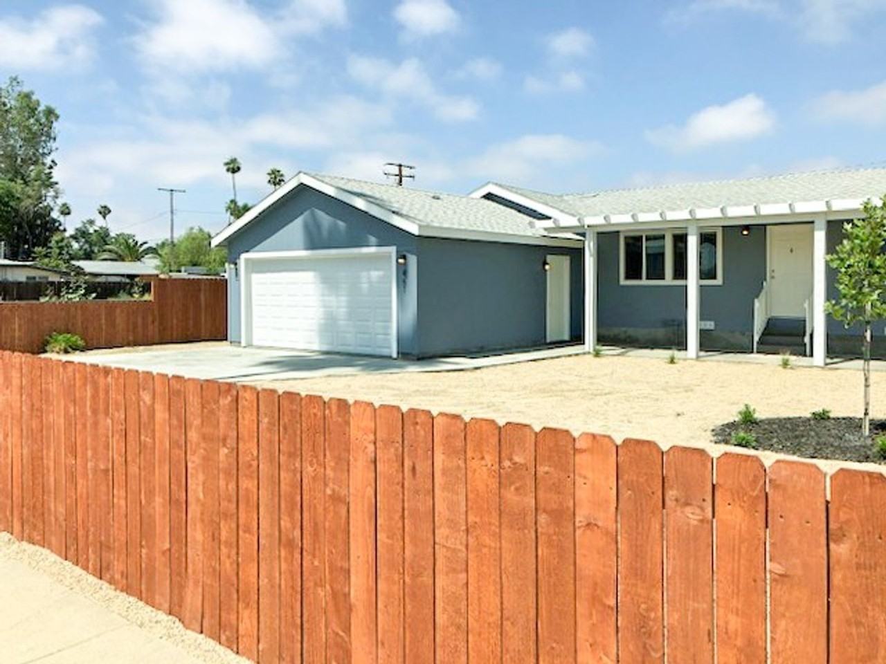 451 N Franklin St - Photo 3 of 32