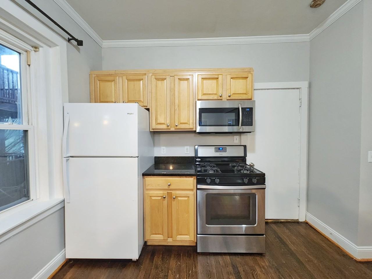 179 Campbell Ave #101 - Photo 7 of 9