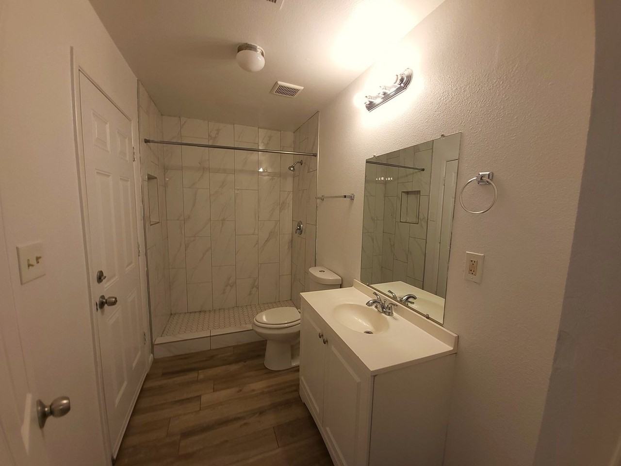 1817 N 46th Dr - Photo 5 of 12