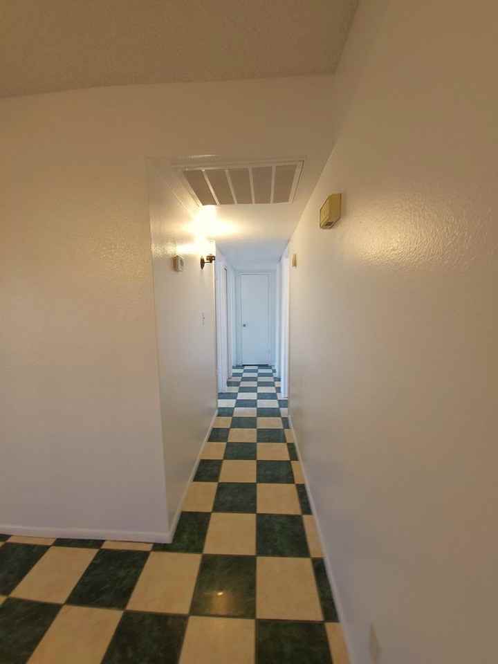 1817 N 46th Dr - Photo 6 of 12