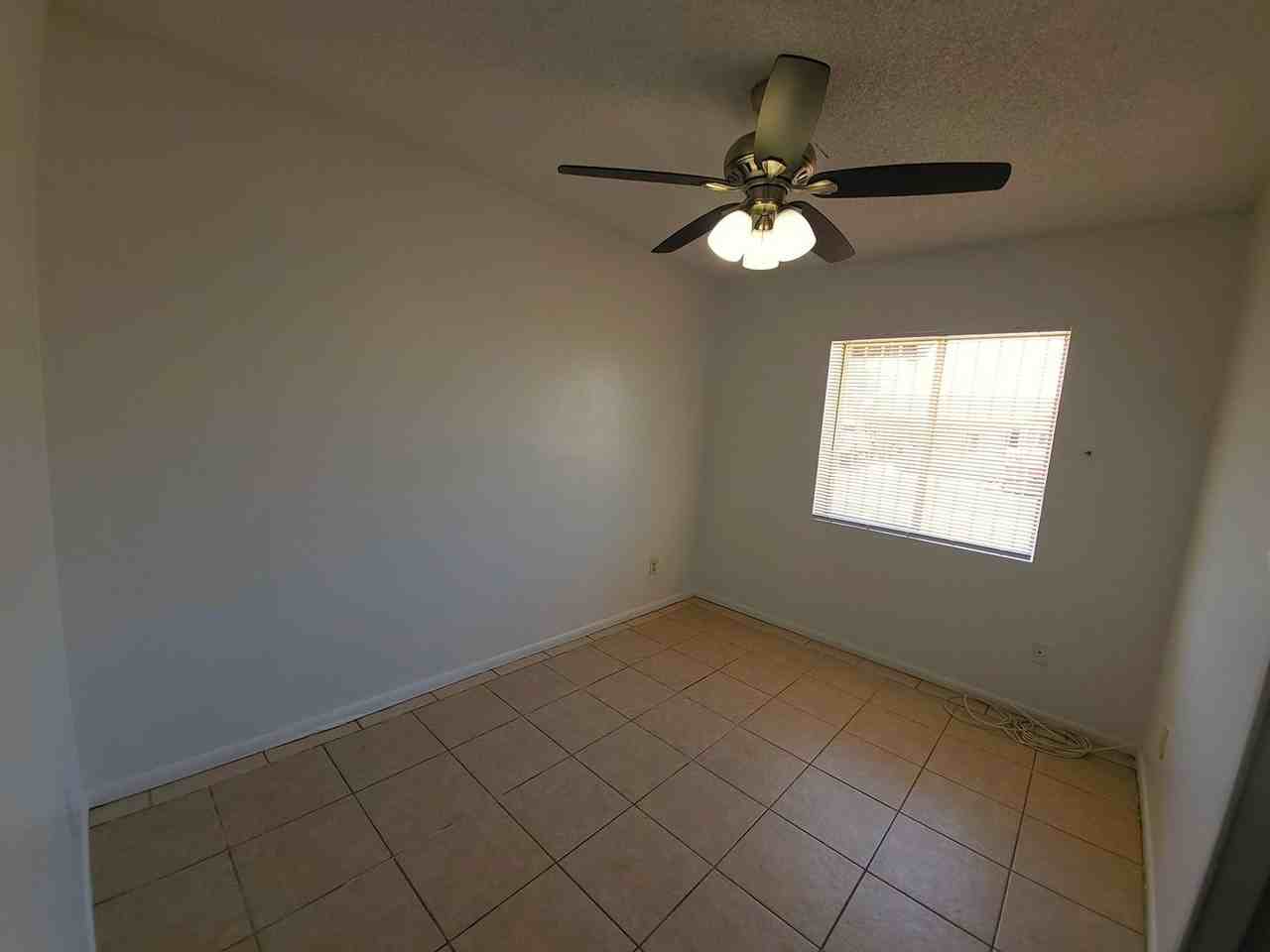 1817 N 46th Dr - Photo 7 of 12