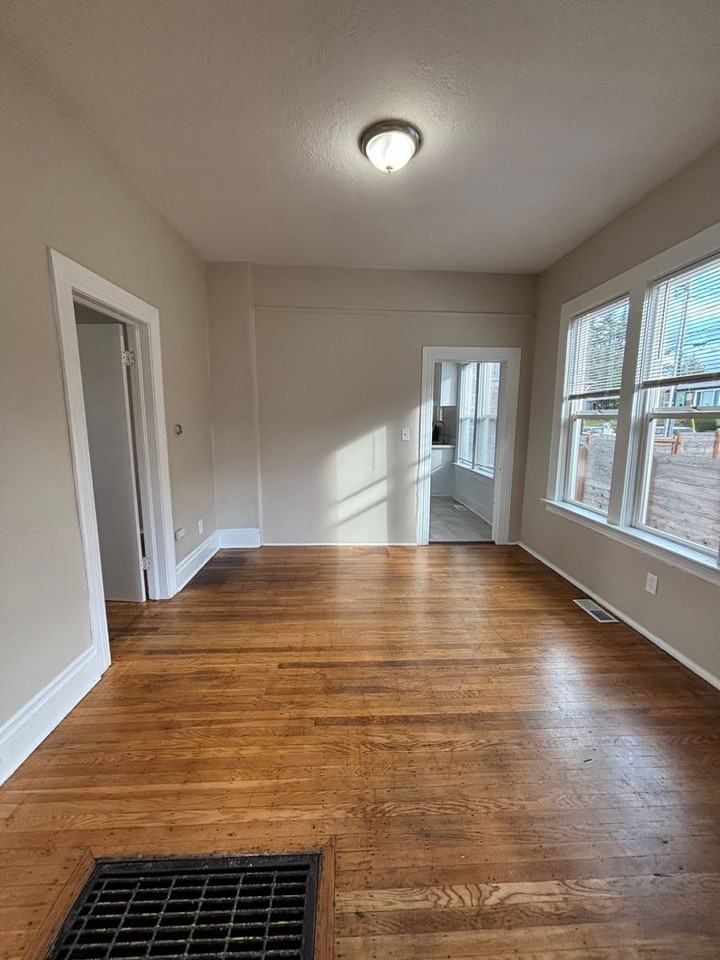 5312 Ne 16th Ave - Photo 5 of 15