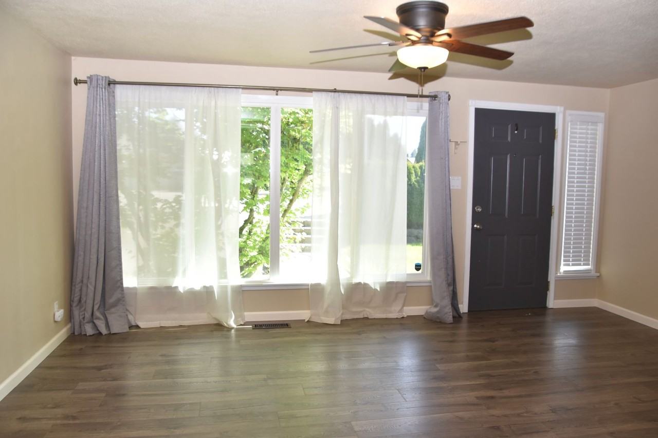 2407 Lexington St - Photo 3 of 17