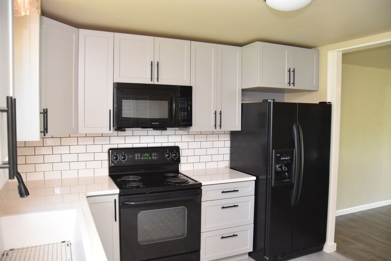 2407 Lexington St - Photo 6 of 17