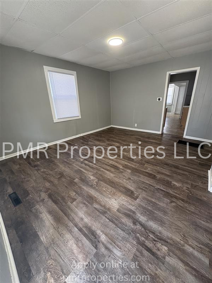 1427 N 11th St - Photo 2 of 9