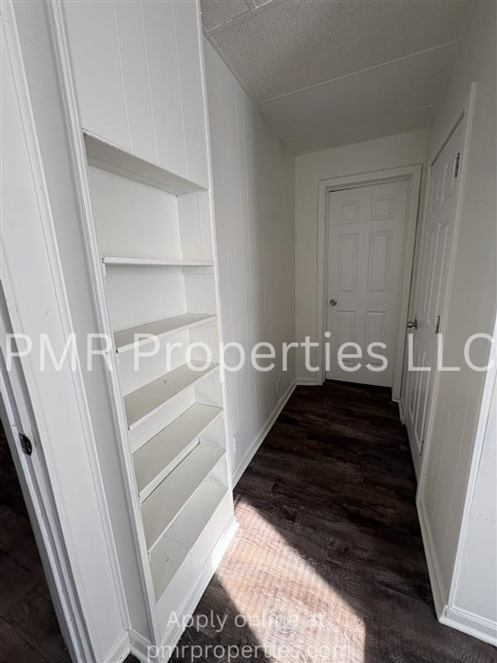 1427 N 11th St - Photo 4 of 9