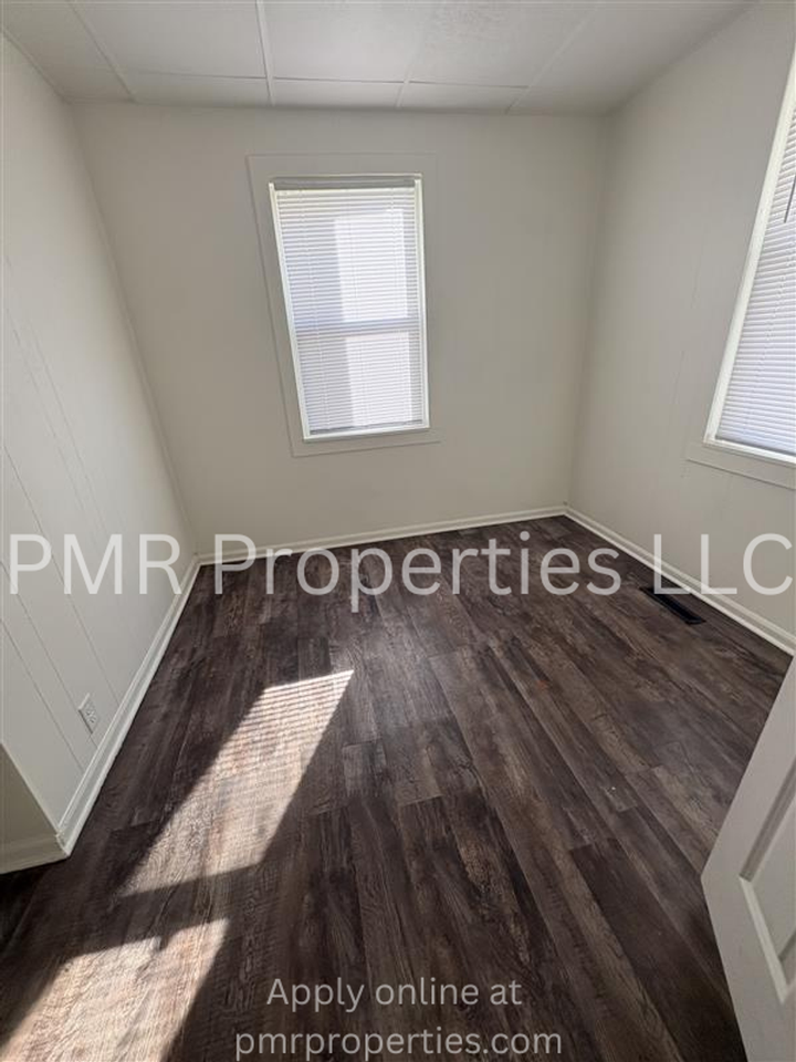 1427 N 11th St - Photo 7 of 9