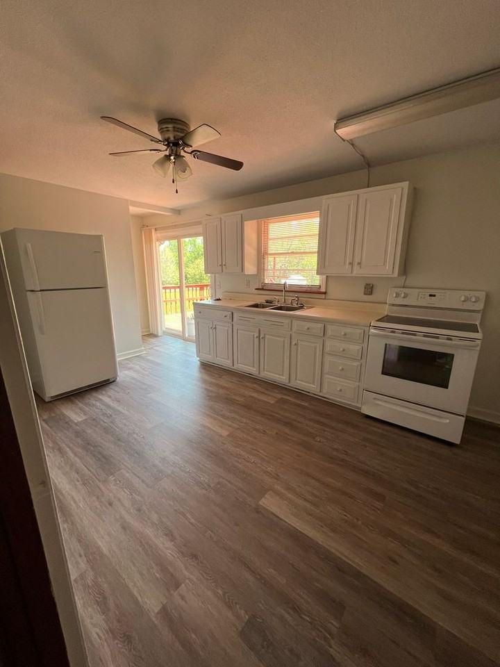 5014 Unicoi Dr - Photo 2 of 11