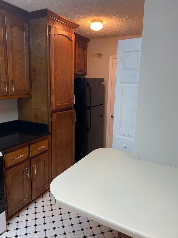 250 Cleveland Rd #211 - Photo 7 of 18