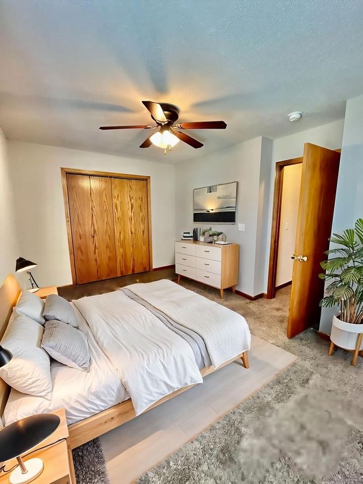 511 N Foxridge Dr - Photo 5 of 22