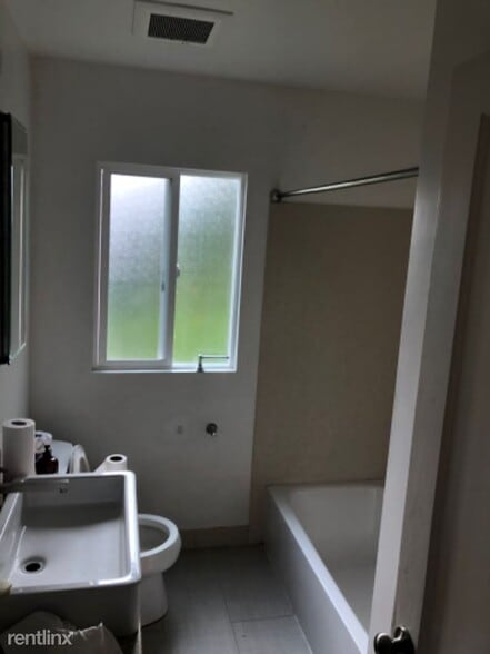 2265 Reading Ave - Photo 6 of 8