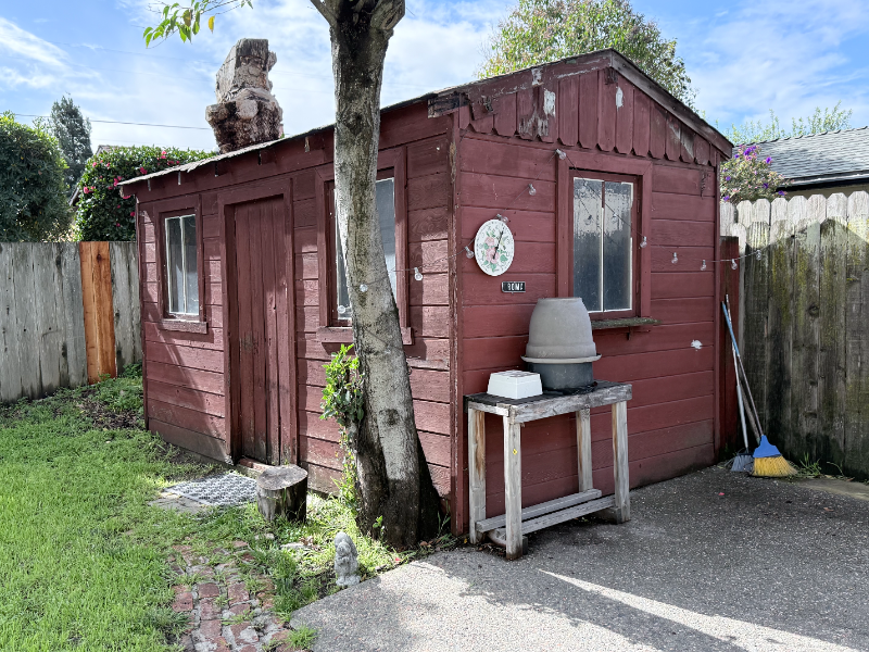 2265 Reading Ave - Photo 7 of 8