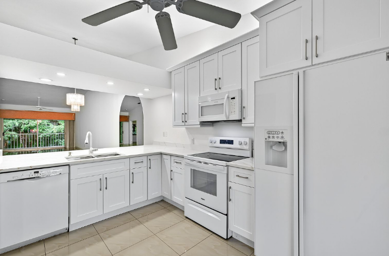 2325 Hidden Lake Dr - Photo 3 of 35