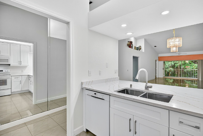 2325 Hidden Lake Dr - Photo 5 of 35