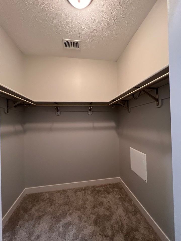 618 N 46th St - Photo 4 of 28