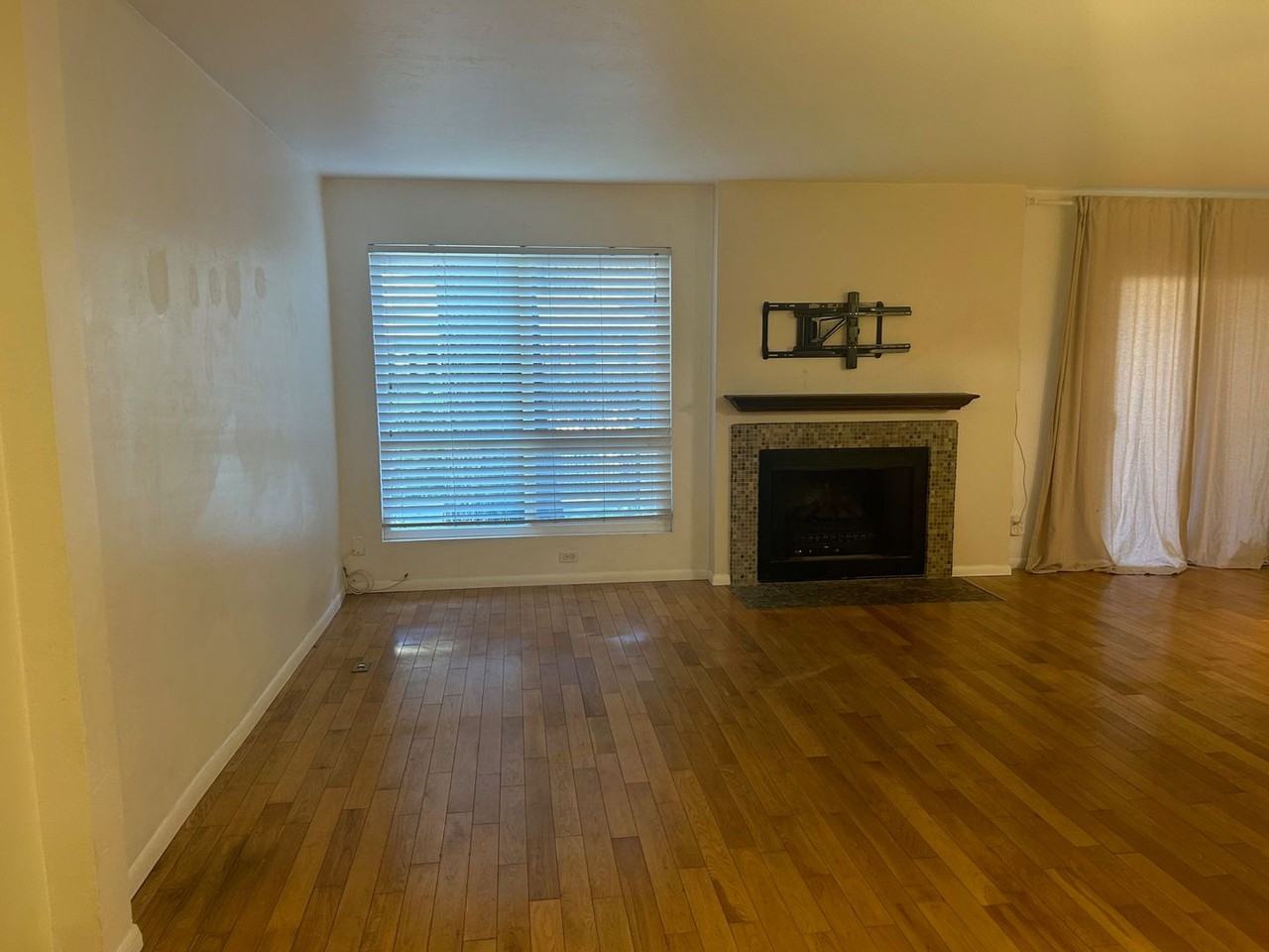 570 Peach St #10 - Photo 6 of 18