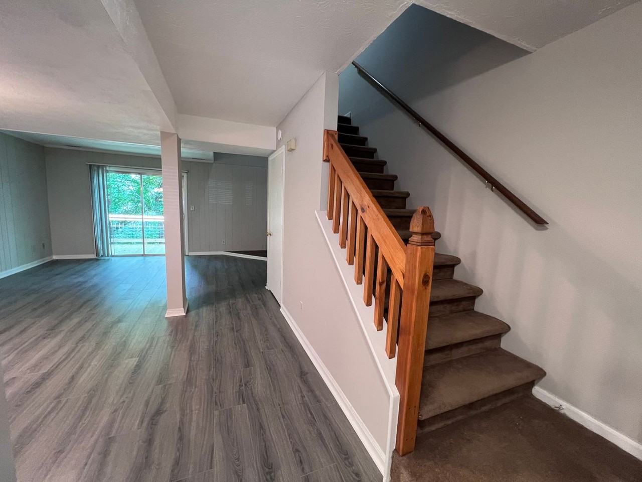 147 Eaglewood Way - Photo 2 of 11