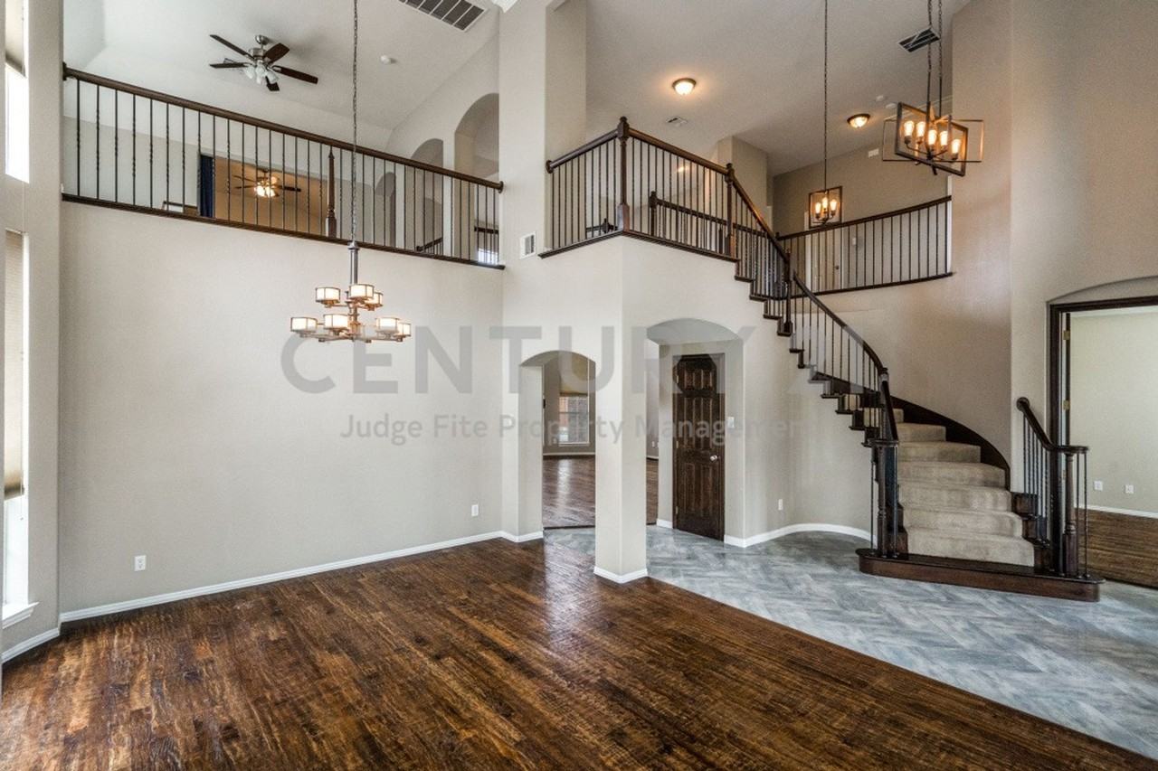 5088 Kiowa Dr - Photo 3 of 13